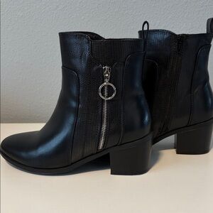 Black Women's Ankle Boots with Side Zip